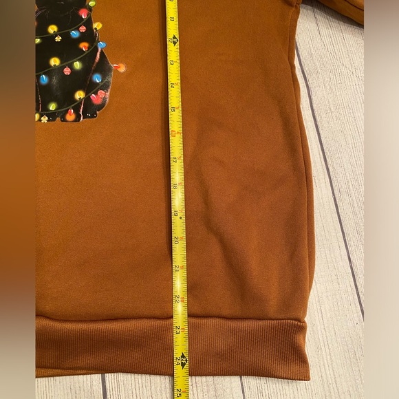 Christmas 🎄 Cat Sweatshirt - Picture 10 of 11